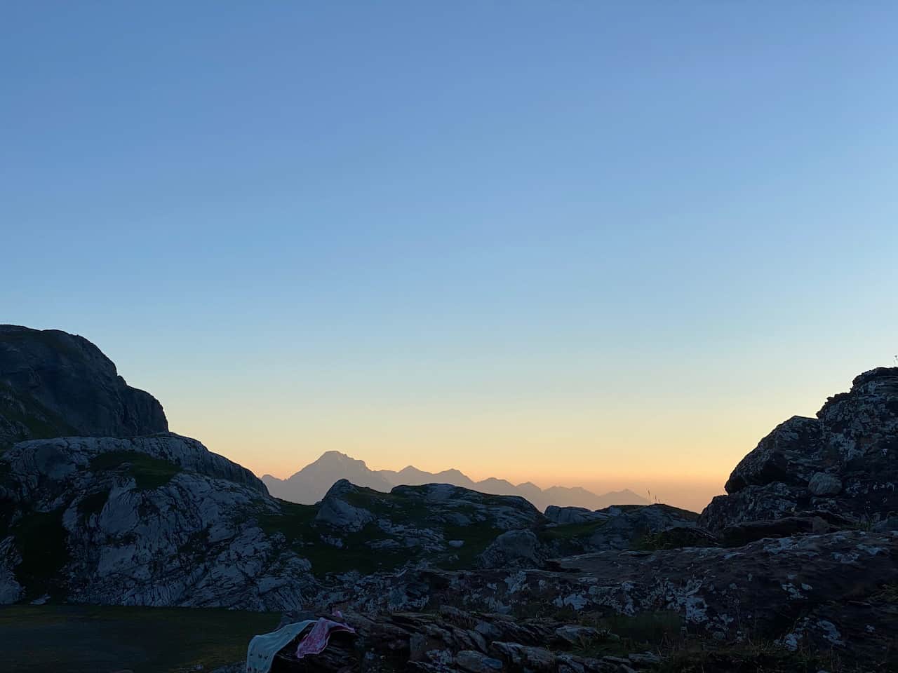 Abendlicht mit Bergpanorama